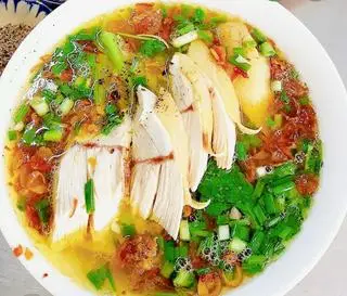 Hình ảnh Hủ tiếu mì gà