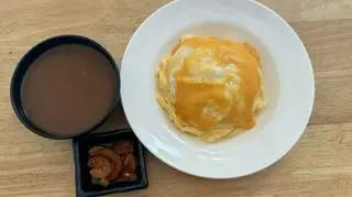 Hình ảnh CƠM CÀ RI TRỨNG OMELETTE & PHOMAI