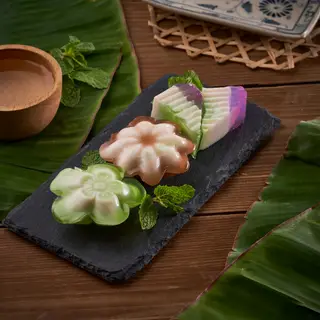 Hình ảnh Rau Câu Hoa Tuyết Tứ Vị (Hộp 3 Bánh)