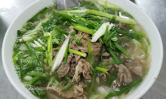 Hình ảnh Phở tái lăn