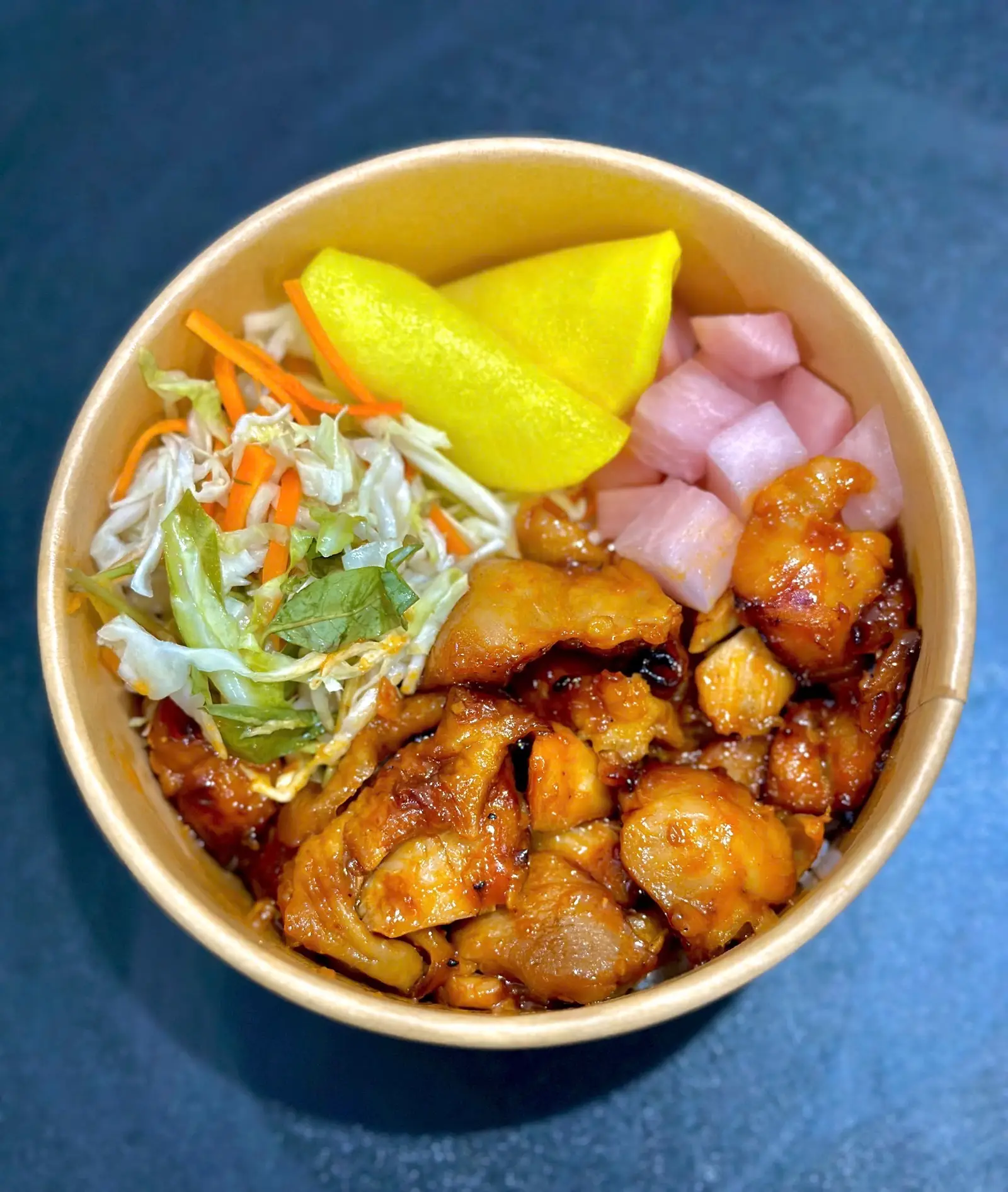 Hình ảnh Cơm Gà Sốt Cay Seoul + Canh Theo Ngày
