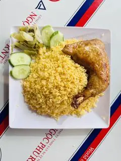 Hình ảnh Cơm gà quay góc tư