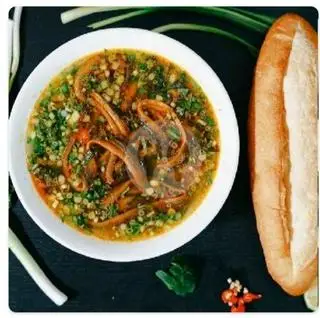 Hình ảnh Súp lươn bánh mì đặc biệt