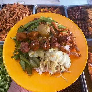 Hình ảnh Cơm chay thập cẩm Bò viên