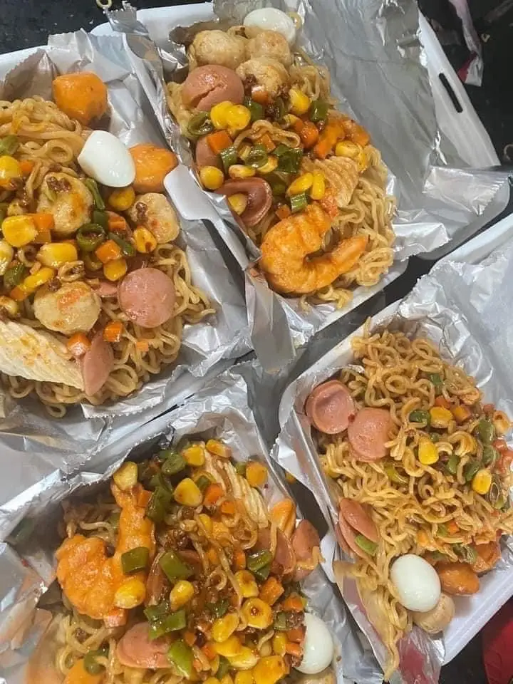 Hình ảnh Mỳ trộn thập cẩm