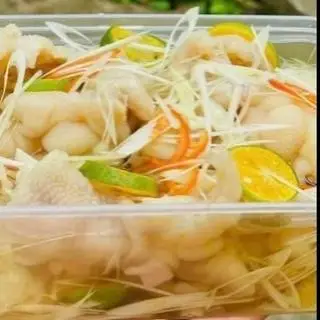 Hình ảnh combo 2 phần chân gà ngâm sả tắc size vừa tặng coca ly đá 