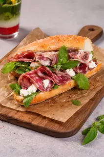 Hình ảnh Bánh baguette salami
