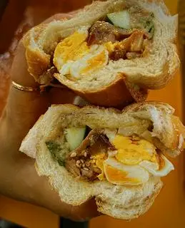 Hình ảnh Bánh Mì Trứng & Thịt Xíu