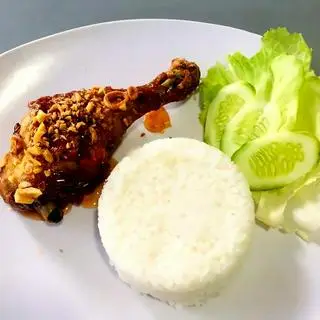 Hình ảnh Cơm gà sốt cay - đùi tỏi