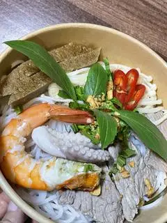Hình ảnh Combo 1 Bún Thái Hải Sản + 100g chả cá chiên sẵn