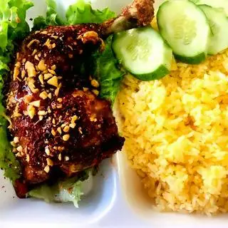Hình ảnh Cơm gà sốt cay - góc tư