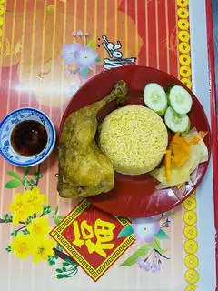 Hình ảnh Cơm gà mắm tỏi góc 1/4