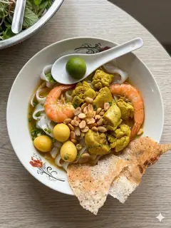 Hình ảnh Mì Quảng gà tôm