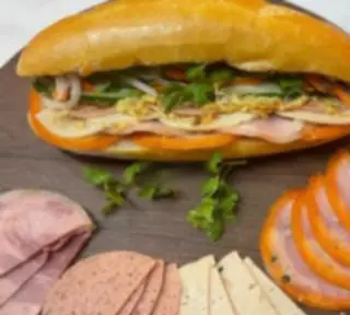 Hình ảnh Bánh mì thịt chả đặc biệt
