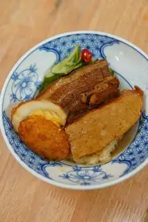 Hình ảnh Xôi thịt trứng chả kho