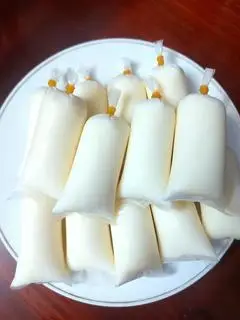 Hình ảnh Sữa chua túi vị truyền thống - 1 túi