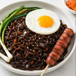 Hình ảnh MÌ TƯƠNG ĐEN ỐP LA+ NEM NƯỚNG