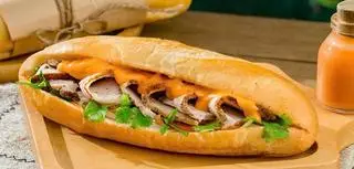 Hình ảnh Bánh mì chả lụa