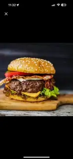 Hình ảnh Burger Bò Trứng và Thịt xông khói 