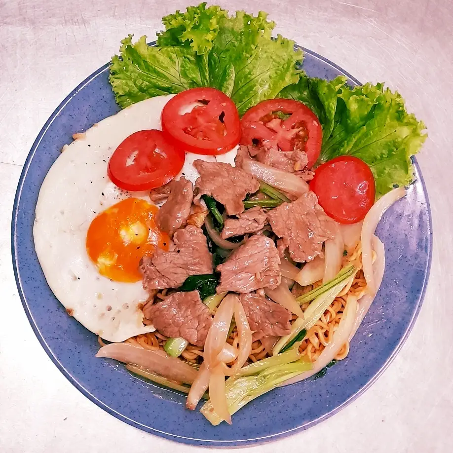 Hình ảnh MÌ XÀO BÒ +TRỨNG + Cocacola 