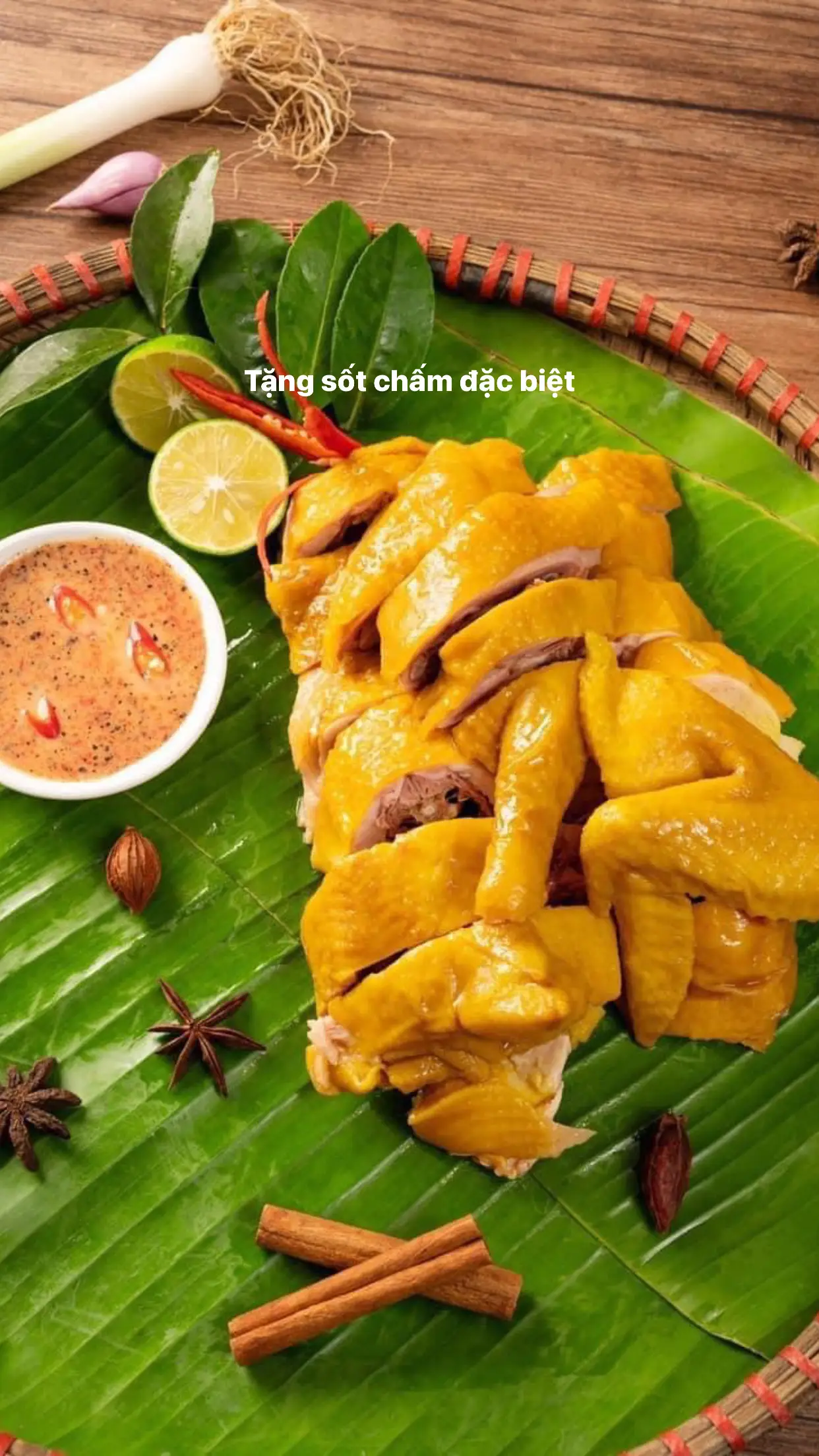 Hình ảnh gà ủ muối 1/2 con ( ăn mát ) + sốt chấm 