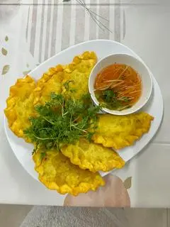 Hình ảnh 02 bánh gối & 150gr Salad