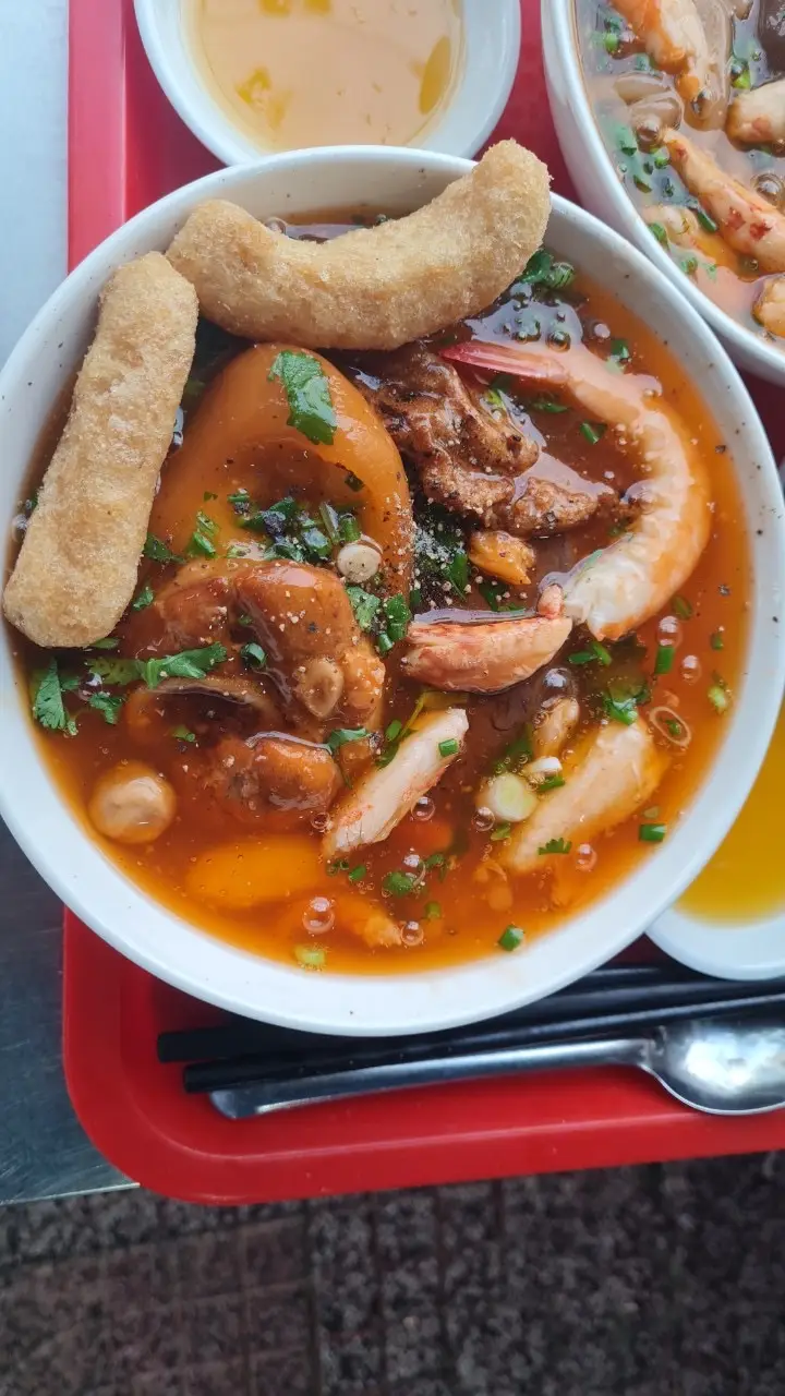 Hình ảnh Bánh canh cua - tô đặc biệt