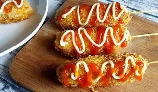 Hình ảnh Xúc Xích Lăn Bột 