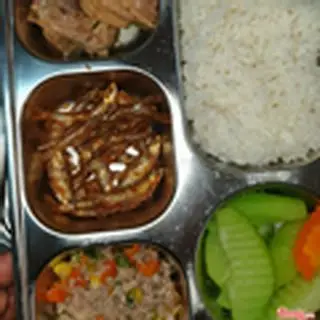 Hình ảnh Cơm Thịt Xào Ngô Nấm - Gà Rang - Tép Dầu Rán