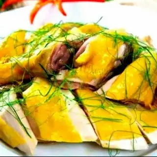Hình ảnh Gà hấp lá chanh 1/2 con