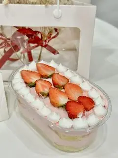 Hình ảnh Mousse Dâu Sữa Chua 