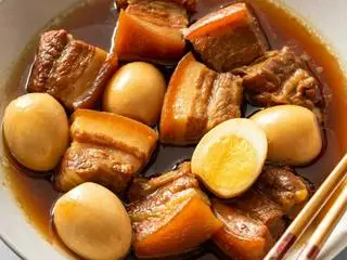 Hình ảnh Thịt kho trứng + đồ xào + canh 