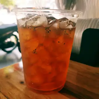 Hình ảnh Hồng trà hạt chia