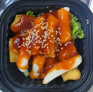 Hình ảnh Tokbokki truyền thống sốt cay