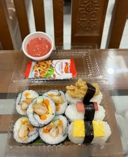 Hình ảnh Sushi Cuộn Gà Rán