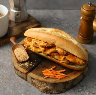 Hình ảnh Bánh mì Gà nướng kiểu Nhật