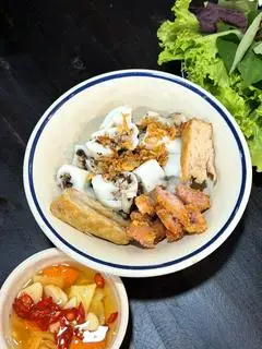 Hình ảnh Bát “bánh tẻ”