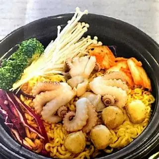 Hình ảnh Mì Kim Chi Bạch Tuộc