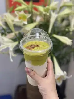 Hình ảnh Bơ già dừa non