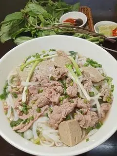Hình ảnh Phở tái viên
