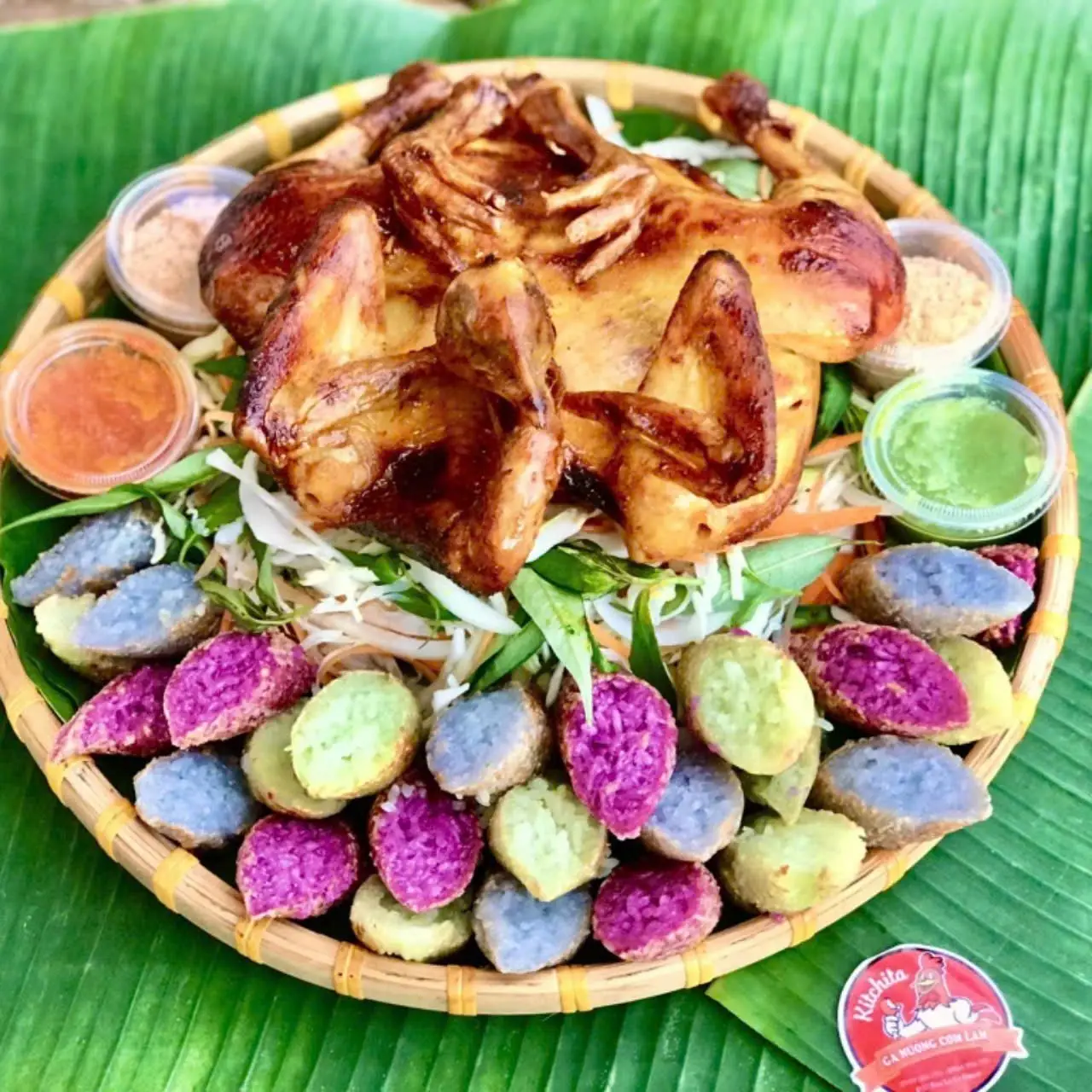 Hình ảnh ComBo Gà  Sire lớn Mắm Nhĩ + 10  bánh bao( Hình Ảnh Minh Họa)