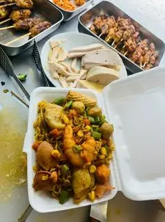 Hình ảnh Mì trộn thập cẩm