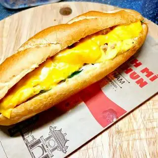 Hình ảnh Bánh mì pate trứng phô mai 