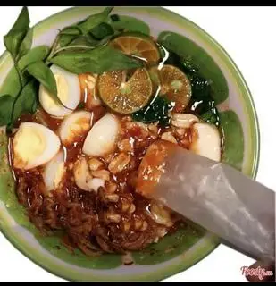 Hình ảnh Bánh tráng chấm sốt me bơ