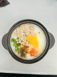 Hình ảnh Cháo thịt bằm trứng gà ta