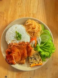 Hình ảnh Cơm sườn bì chả