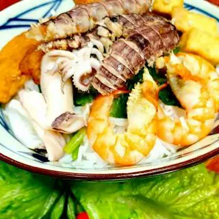 Hình ảnh Bún Hải Sản Thập Cẩm - Trà Thái