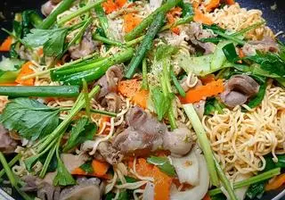 Hình ảnh Mì xào lòng gà