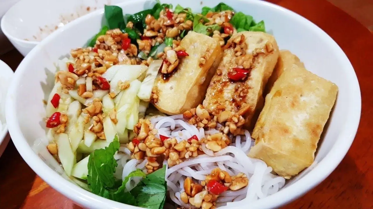 Hình ảnh Bún nước tương đậu hũ chay