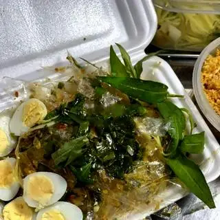 Hình ảnh Bánh tráng trộn mỡ hành truyền thống